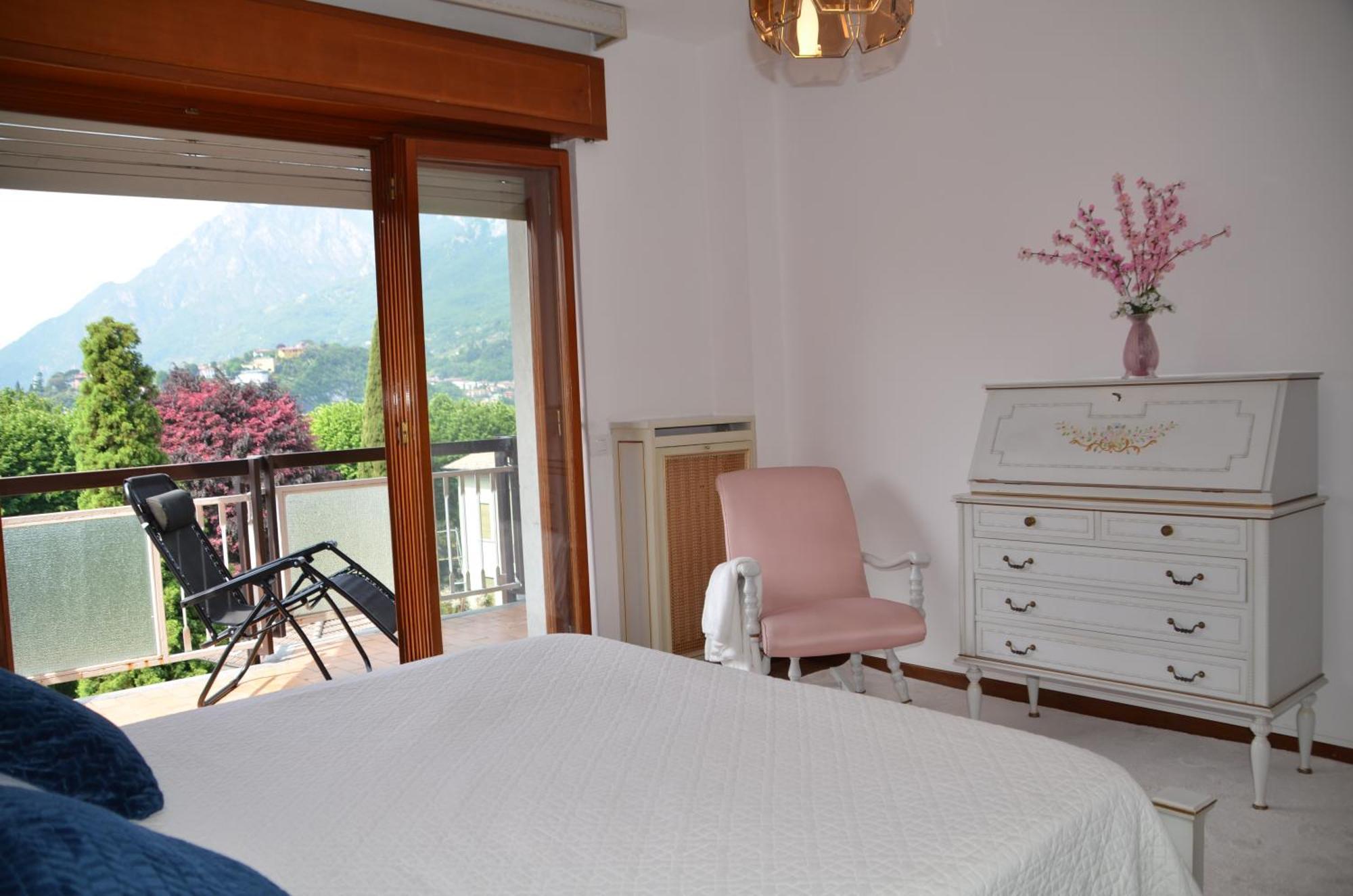 Big Romantic Lake View & Terrace Lägenhet Lecco Exteriör bild